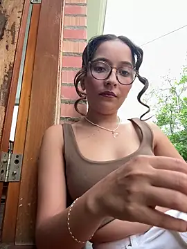 Penelope-Hot online show from April 2026 09:06:02 PM