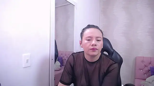 lauraguzman online show from March 2025 04:24:02 AM
