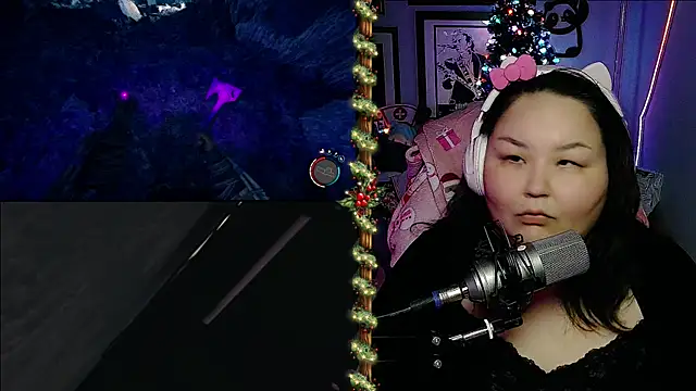 Snapshot of EmGreens chatting on December 2024 06:35:01 AM EmGreens online show from December 2024 06:35:01 AM