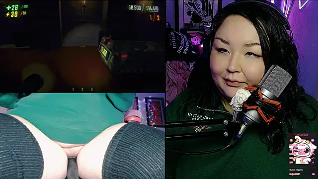 Snapshot of EmGreens chatting on March 2025 10:00:02 AM EmGreens online show from March 2025 10:00:02 AM