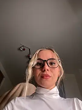 Snapshot of SkyBriii chatting on December 2024 04:14:02 PM SkyBriii online show from December 2024 04:14:02 PM