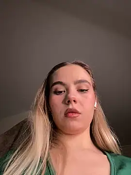 Snapshot of SkyBriii chatting on February 2025 06:21:02 PM SkyBriii online show from February 2025 06:21:02 PM