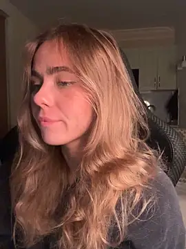 SkyBriii online show from September 2025 06:10:01 PM