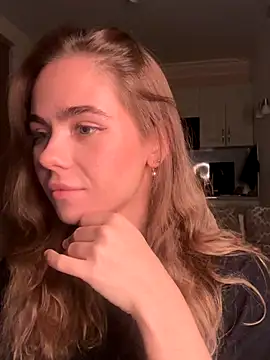 SkyBriii online show from October 2025 07:01:02 PM