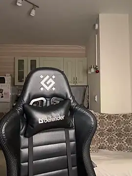 SkyBriii online show from October 2025 08:36:02 PM