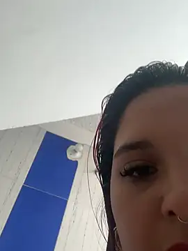 Snapshot of victoria18x chatting on December 2024 03:37:02 PM victoria18x online show from December 2024 03:37:02 PM