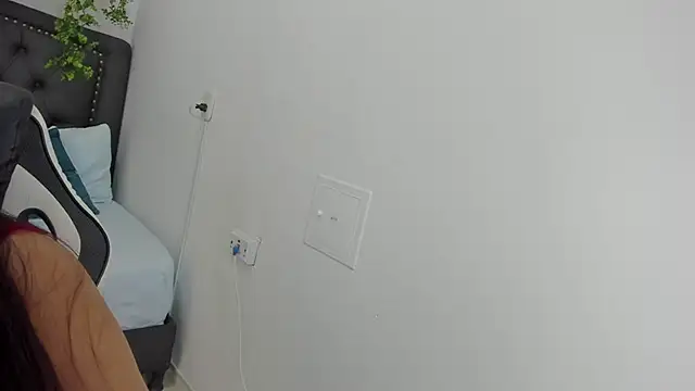 Snapshot of victoria18x chatting on February 2025 07:16:02 PM victoria18x online show from February 2025 07:16:02 PM