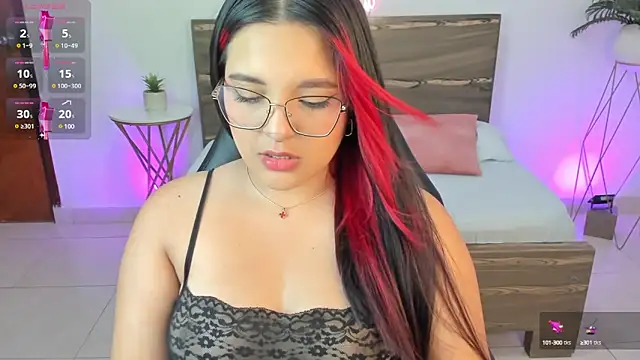 Snapshot of victoria18x chatting on March 2025 12:12:02 PM victoria18x online show from March 2025 12:12:02 PM