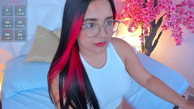 Snapshot of victoria18x chatting on October 2025 07:21:01 PM victoria18x online show from October 2025 07:21:01 PM