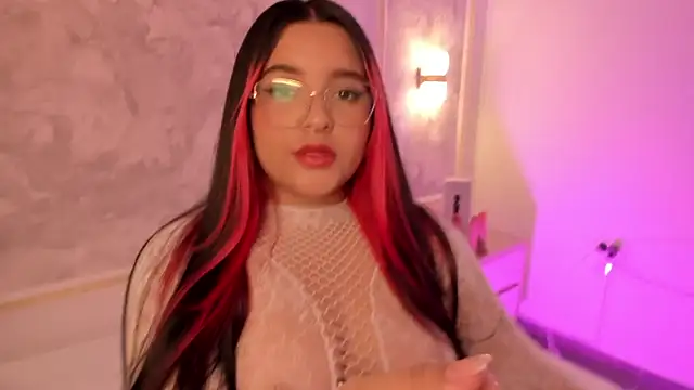 Snapshot of victoria18x chatting on October 2025 07:13:01 PM victoria18x online show from October 2025 07:13:01 PM