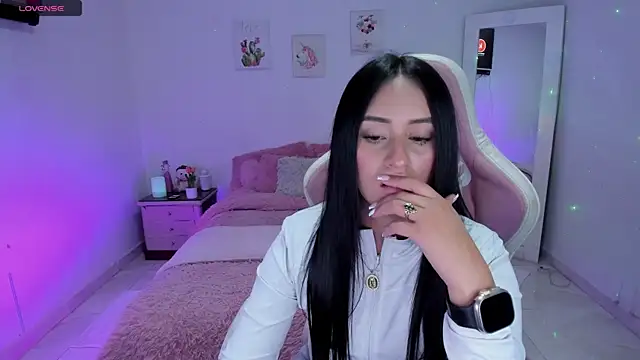 Tinylottie online show from July 2026 01:45:01 AM