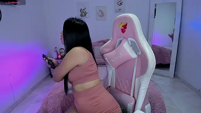 Tinylottie online show from July 2026 03:26:02 PM