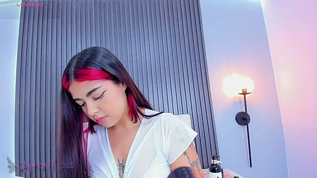 Snapshot of stephany_roses_ chatting on February 2025 07:44:02 PM stephany roses online show from February 2025 07:44:02 PM