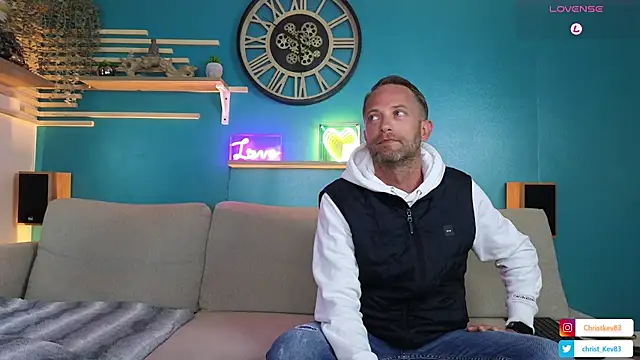 braqueuemar83 online show from March 2025 04:57:02 PM