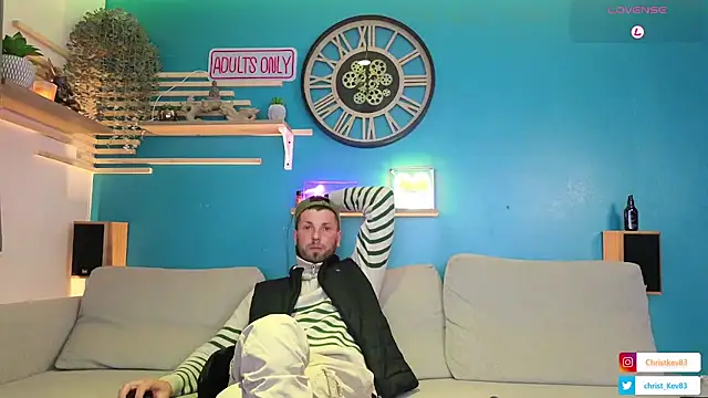 braqueuemar83 online show from March 2025 07:05:01 PM