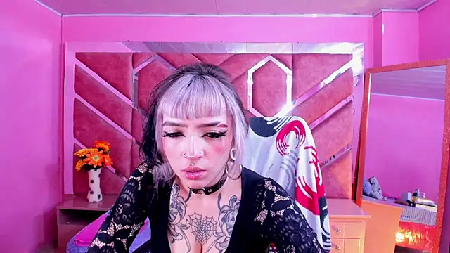 Samantha Smiith online show from April 2026 04:01:01 AM