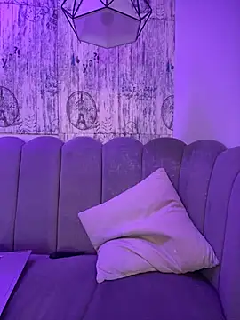 AbyThompson online show from September 2025 12:20:01 PM