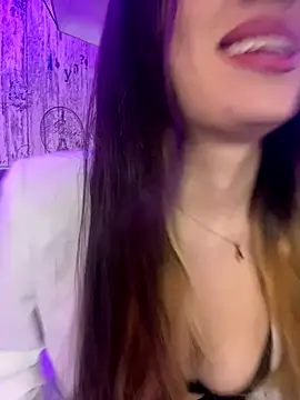 AbyThompson online show from September 2025 12:21:02 PM