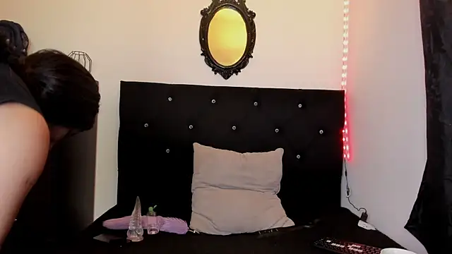 Taylorbdsm online show from January 2025 11:58:02 PM