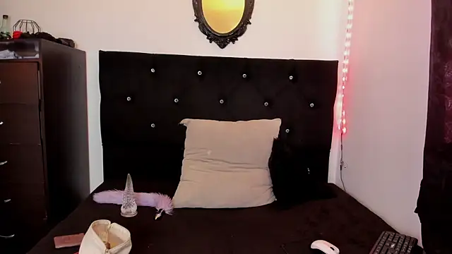 Taylorbdsm online show from January 2025 07:56:02 PM