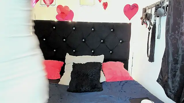 Taylorbdsm online show from February 2025 07:27:01 PM