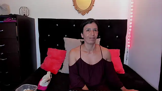 Taylorbdsm online show from March 2025 06:55:01 PM