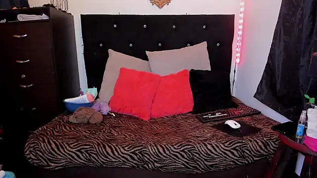 Taylorbdsm online show from March 2025 02:05:01 AM