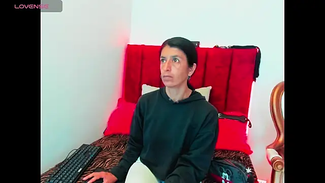 Taylorbdsm online show from September 2025 07:17:01 PM