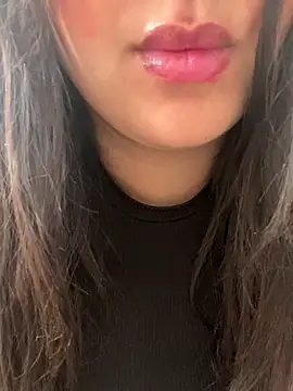 yassminsexy22 online show from September 2025 09:35:02 AM