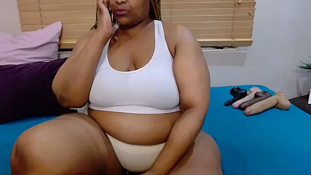 HotCurvyAssx38 online show from September 2025 07:54:01 AM
