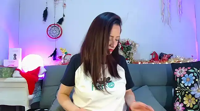 Snapshot of catalinamommyx chatting on December 2024 04:09:01 AM catalinamommyx online show from December 2024 04:09:01 AM