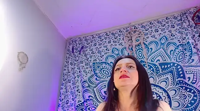 Snapshot of catalinamommyx chatting on January 2025 01:03:01 AM catalinamommyx online show from January 2025 01:03:01 AM