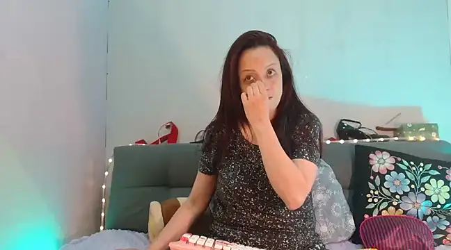 Snapshot of catalinamommyx chatting on February 2025 05:35:02 AM catalinamommyx online show from February 2025 05:35:02 AM