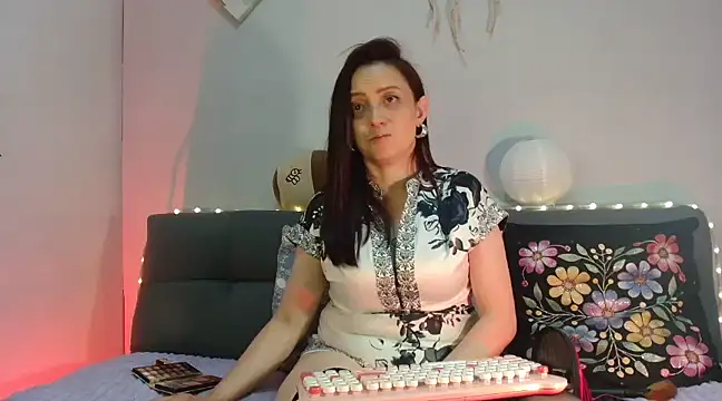 Snapshot of catalinamommyx chatting on February 2025 11:15:01 PM catalinamommyx online show from February 2025 11:15:01 PM