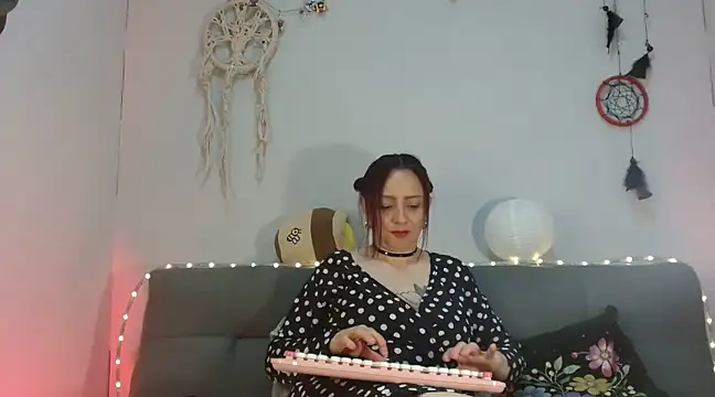 Snapshot of catalinamommyx chatting on February 2025 09:55:01 AM catalinamommyx online show from February 2025 09:55:01 AM