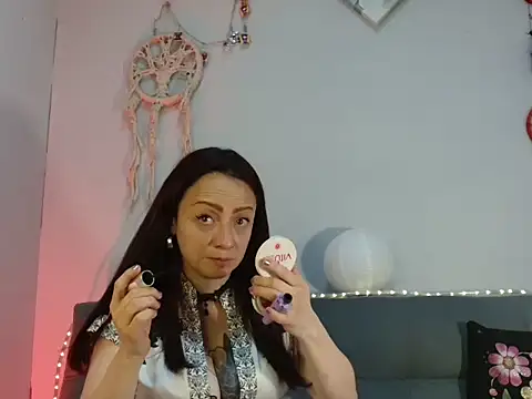 Snapshot of catalinamommyx chatting on February 2025 05:15:01 AM catalinamommyx online show from February 2025 05:15:01 AM