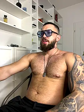 LoveIsBlind  online show from September 2025 06:00:01 PM