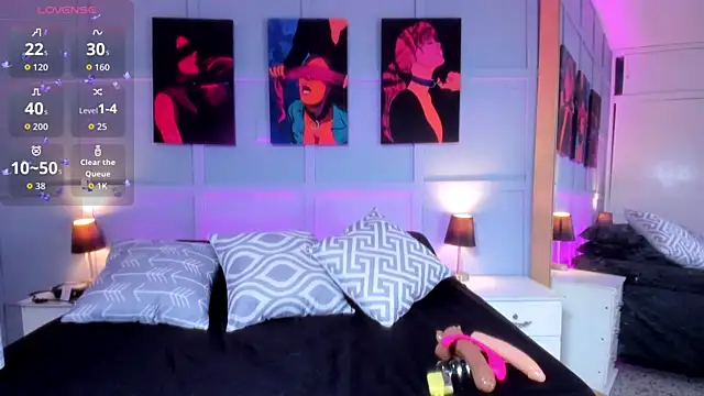 Elizabeth Santos online show from September 2025 08:42:02 PM