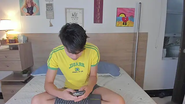 Snapshot of justinbiler chatting on October 2025 12:24:01 PM justinbiler online show from October 2025 12:24:01 PM