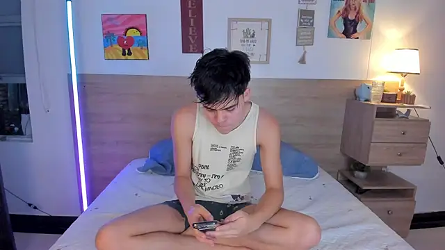 Snapshot of justinbiler chatting on October 2025 01:10:01 PM justinbiler online show from October 2025 01:10:01 PM