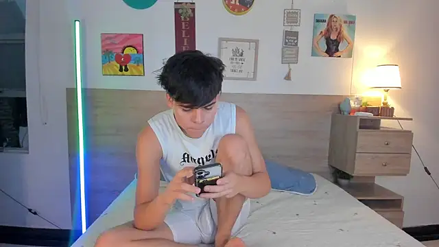 Snapshot of justinbiler chatting on October 2025 12:50:01 PM justinbiler online show from October 2025 12:50:01 PM