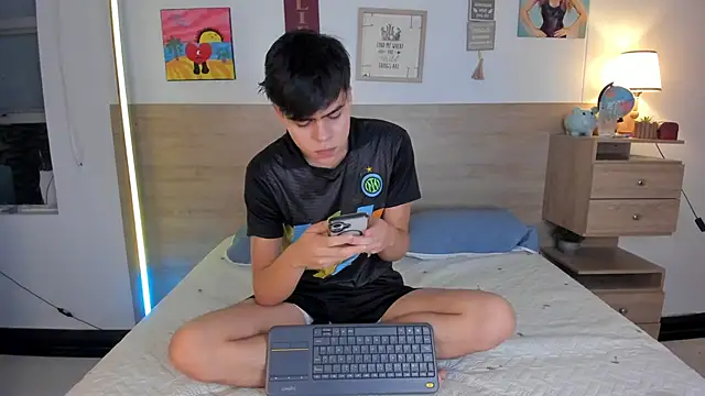 Snapshot of justinbiler chatting on October 2025 12:41:02 PM justinbiler online show from October 2025 12:41:02 PM