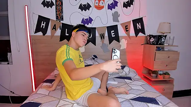 Snapshot of justinbiler chatting on October 2025 12:56:02 PM justinbiler online show from October 2025 12:56:02 PM