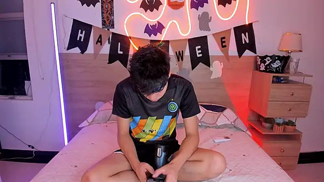 Snapshot of justinbiler chatting on October 2025 01:47:02 PM justinbiler online show from October 2025 01:47:02 PM