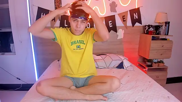 Snapshot of justinbiler chatting on October 2025 12:39:02 PM justinbiler online show from October 2025 12:39:02 PM