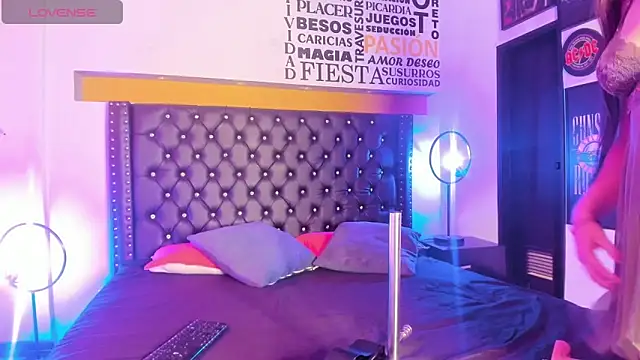 MADISSONLOVE  online show from January 2025 12:30:01 PM