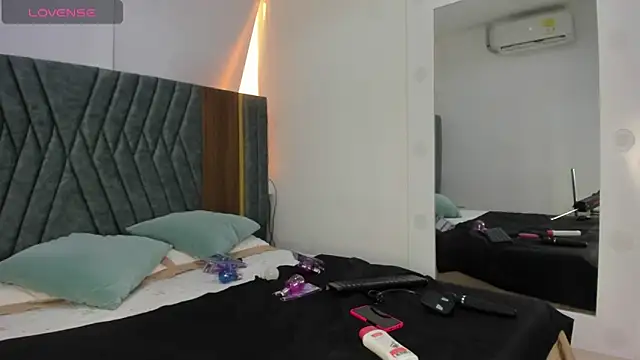 MADISSONLOVE  online show from January 2025 12:11:02 PM