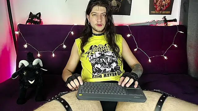 Snapshot of blckwolf_6 chatting on December 2024 03:22:02 PM blckwolf 6 online show from December 2024 03:22:02 PM