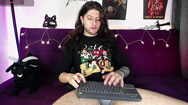 Snapshot of blckwolf_6 chatting on December 2024 09:55:02 PM blckwolf 6 online show from December 2024 09:55:02 PM