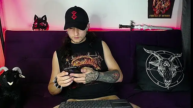 Snapshot of blckwolf_6 chatting on January 2025 01:44:01 AM blckwolf 6 online show from January 2025 01:44:01 AM